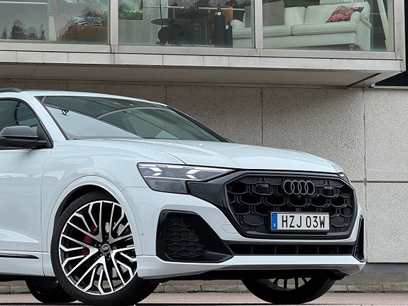Audi Q8 2 of 22