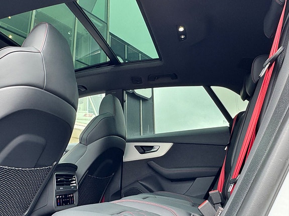 Audi Q8 17 of 22