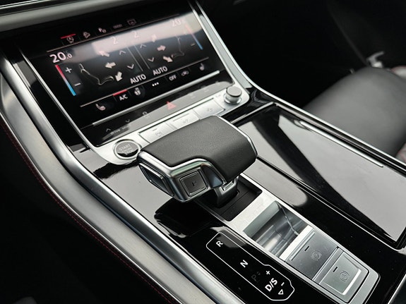 Audi Q8 12 of 22