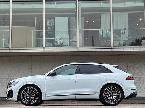 Audi Q8 3 of 22