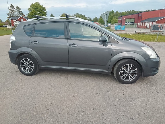 Toyota Corolla Verso 7 of 15