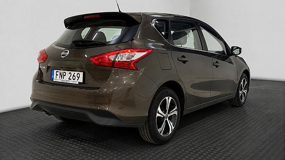 Nissan Pulsar 2 of 5