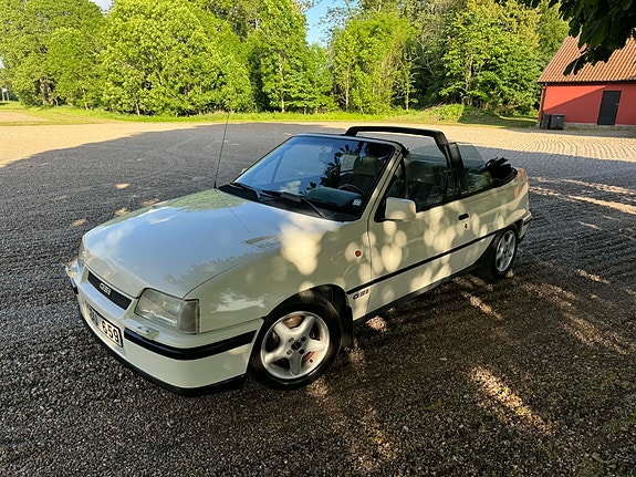 Opel Kadett 2 of 5