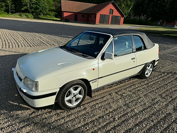 Opel Kadett 3 of 5