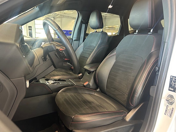 Ford Kuga 11 of 15