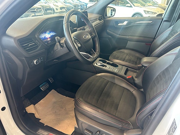 Ford Kuga 10 of 15