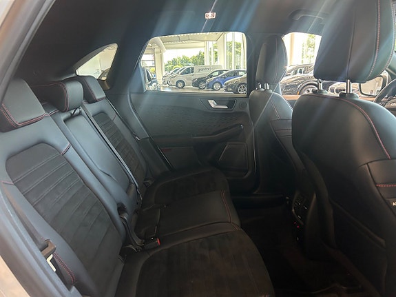 Ford Kuga 12 of 15