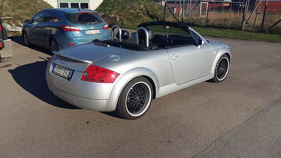 Audi TT 2 of 5