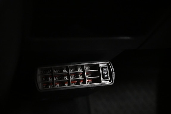Volkswagen Caravelle 18 of 25