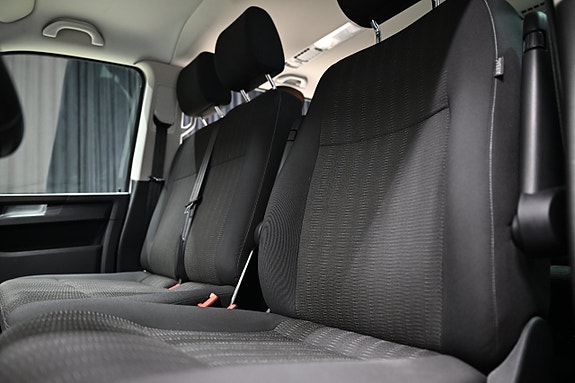 Volkswagen Caravelle 8 of 25