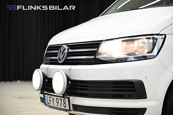Volkswagen Caravelle 7 of 25