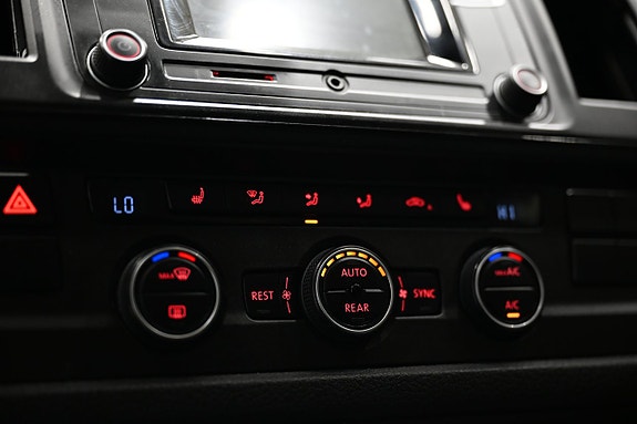 Volkswagen Caravelle 20 of 25