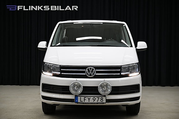 Volkswagen Caravelle 6 of 25