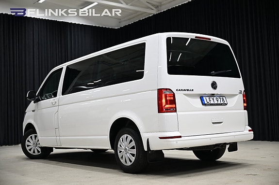 Volkswagen Caravelle 4 of 5
