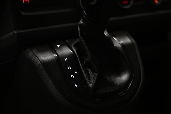 Volkswagen Caravelle 19 of 25