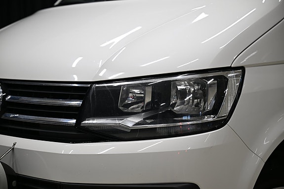 Volkswagen Caravelle 5 of 5