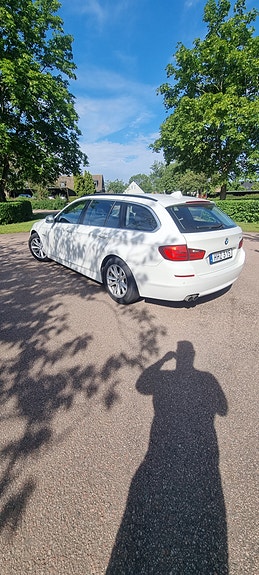 BMW 520i 3 of 5