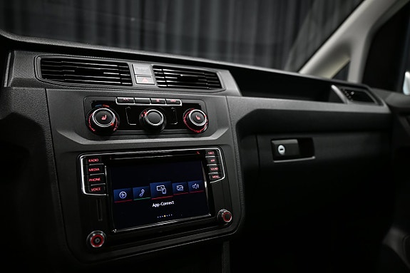 Volkswagen Caddy Maxi 23 of 30