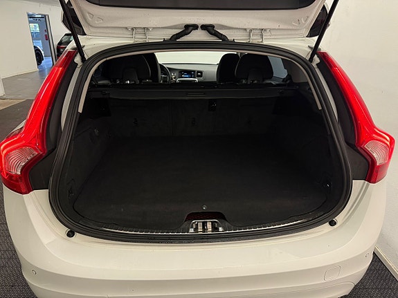 Volvo V60 23 of 25
