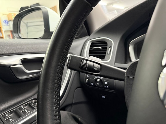 Volvo V60 17 of 25