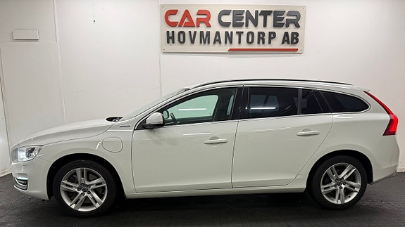 Volvo V60 2 of 25