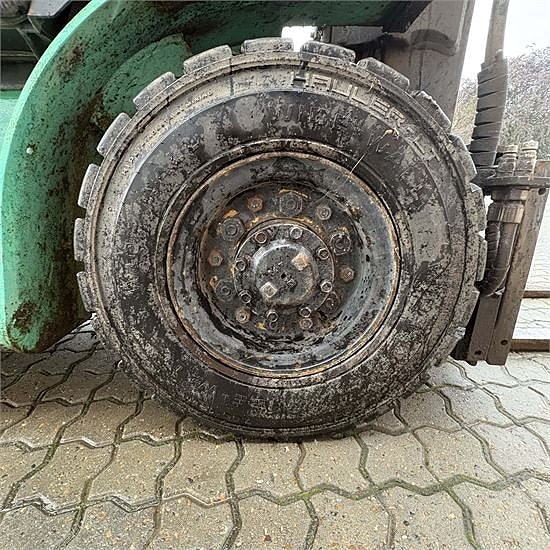 Mitsubishi FG25 K 24 of 24