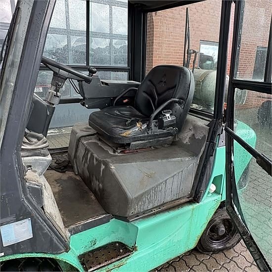 Mitsubishi FG25 K 11 of 24