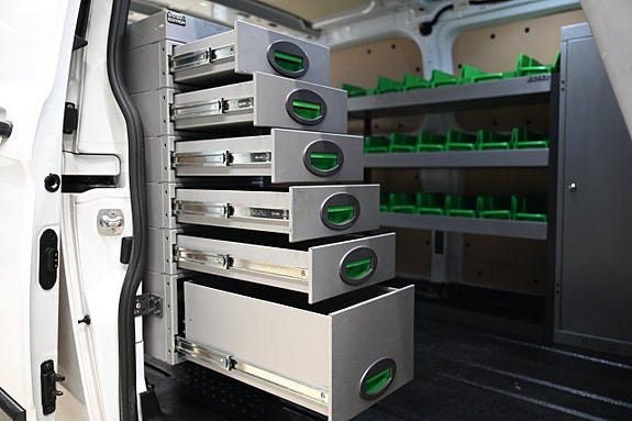 Ford Transit Custom 17 of 30
