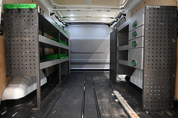 Ford Transit Custom 8 of 30