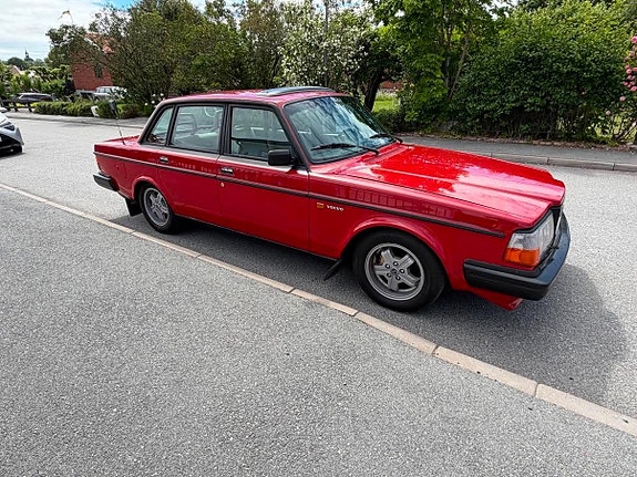 Volvo 244 6 of 30