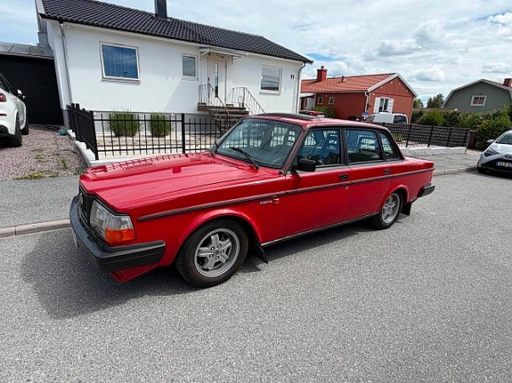 Volvo 244 8 of 30