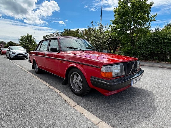 Volvo 244 4 of 5
