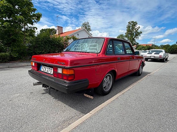 Volvo 244 9 of 30