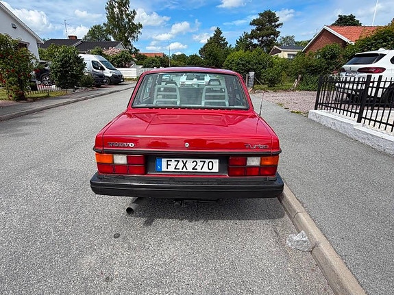 Volvo 244 12 of 30