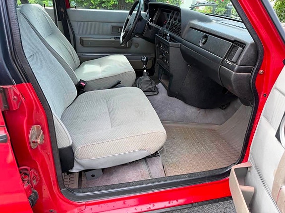 Volvo 244 21 of 30