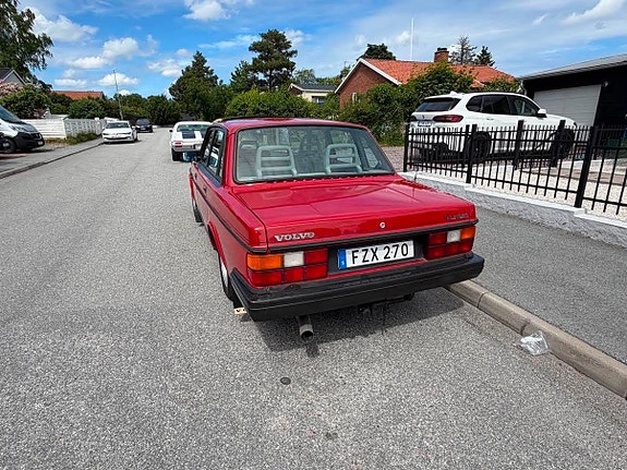 Volvo 244 13 of 30