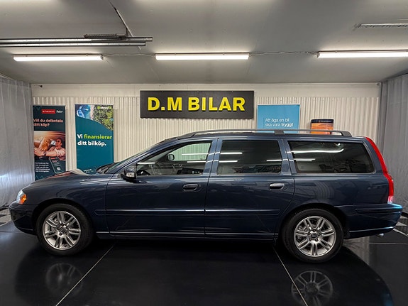 Volvo V70 2 of 5