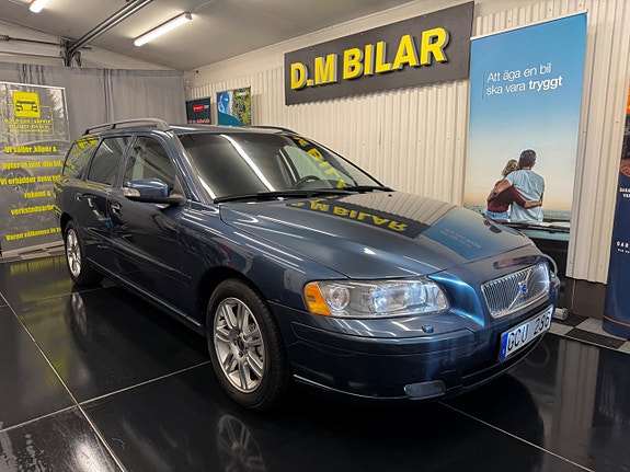 Volvo V70 4 of 5