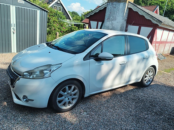 Peugeot 208 4 of 4