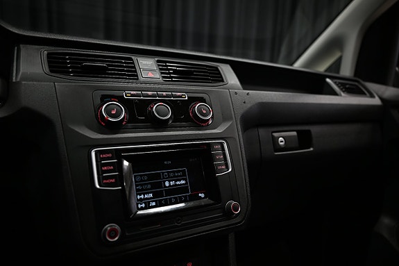 Volkswagen Caddy 28 of 30