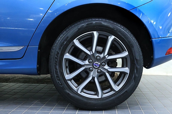 Volvo XC60 9 of 28