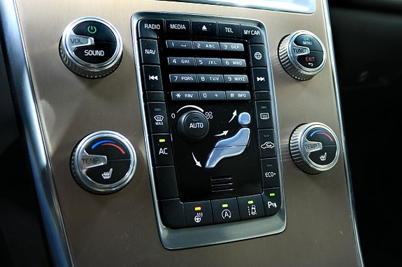 Volvo XC60 22 of 28