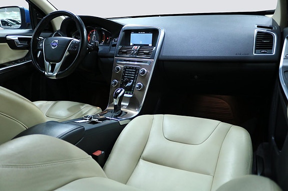 Volvo XC60 7 of 28