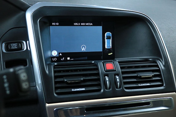 Volvo XC60 17 of 28