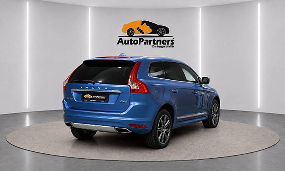 Volvo XC60 3 of 28