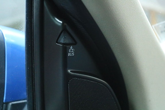 Volvo XC60 15 of 28