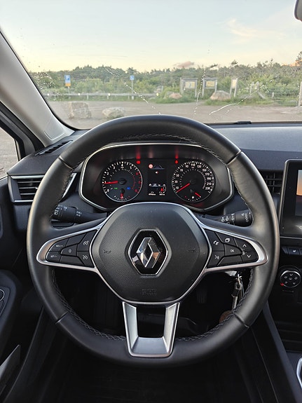 Renault Clio 7 of 10