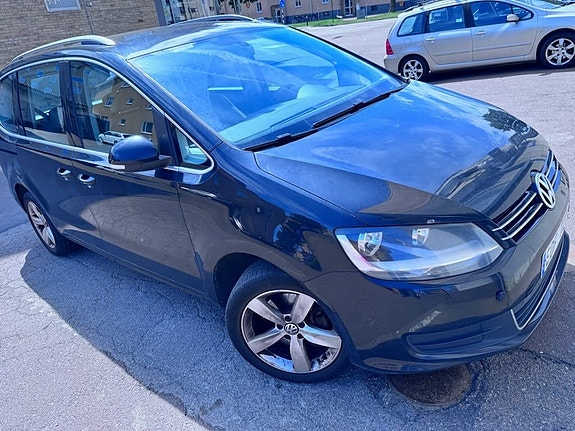 Volkswagen Sharan 3 of 5