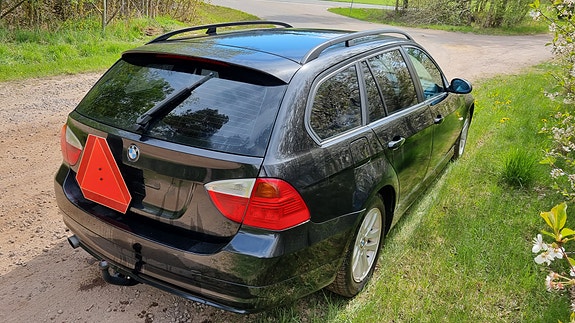 BMW 320i 10 of 14