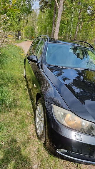 BMW 320i 4 of 14